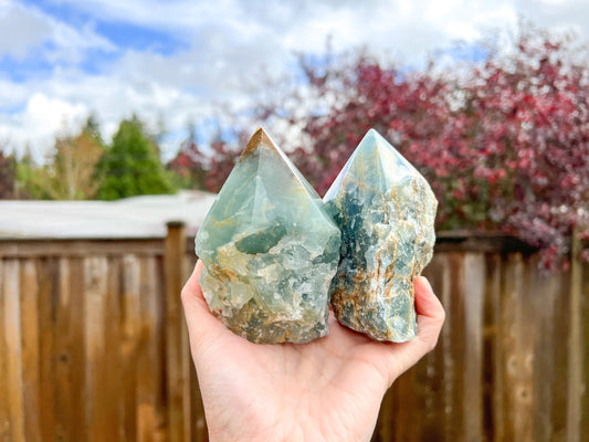 Blue Onyx Cut Base Point